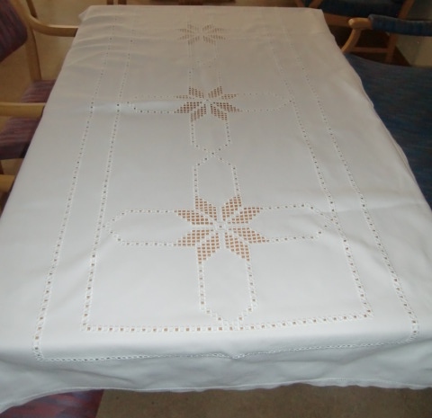 M783M Stunning Hardanger tablecloth